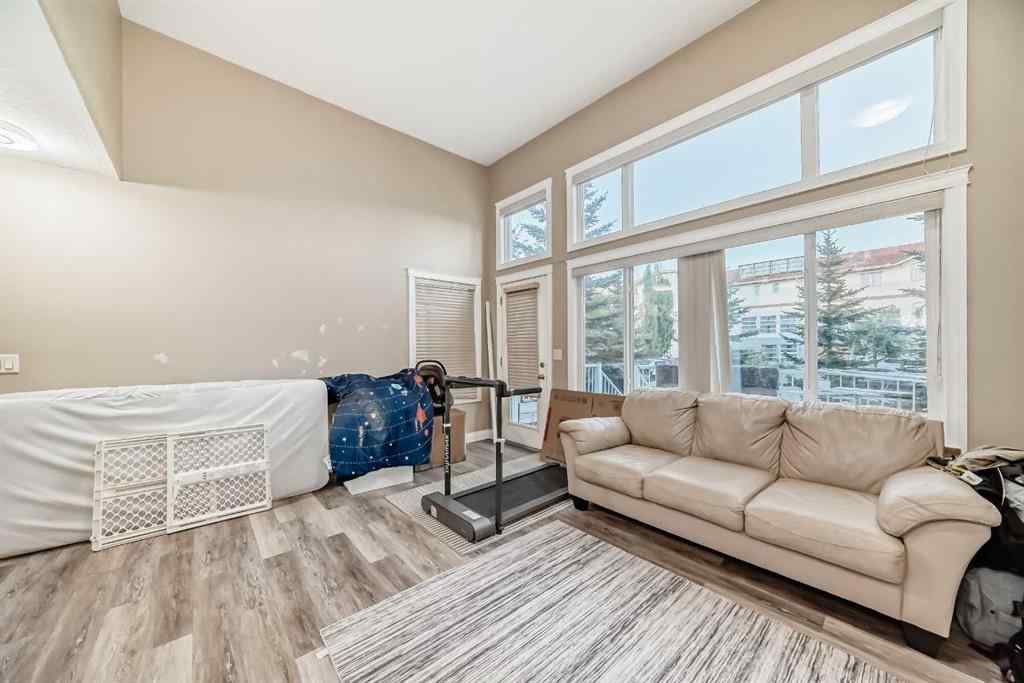 MLS® A2257056 - 14 DOVER Mews SE in Dover Calgary, Residential