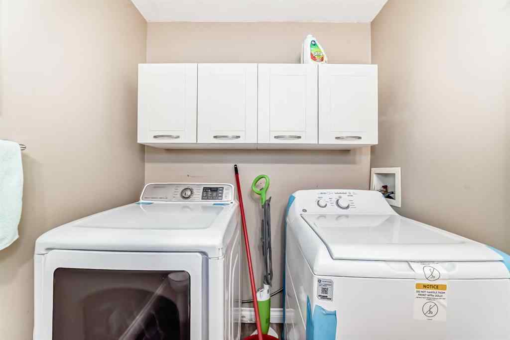 MLS® A2257056 - 14 DOVER Mews SE in Dover Calgary, Residential