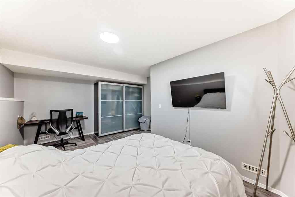MLS® A2257060 - 47 Willowbrook Drive NW in Willowbrook Airdrie, Residential