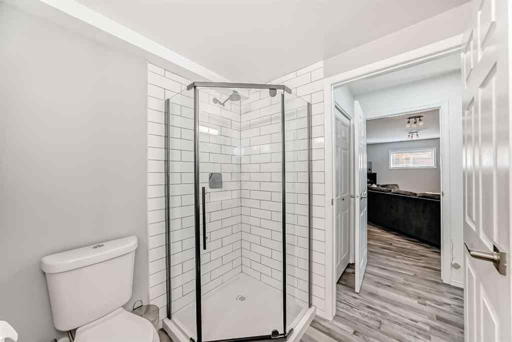 MLS® A2257060 - 47 Willowbrook Drive NW in Willowbrook Airdrie, Residential