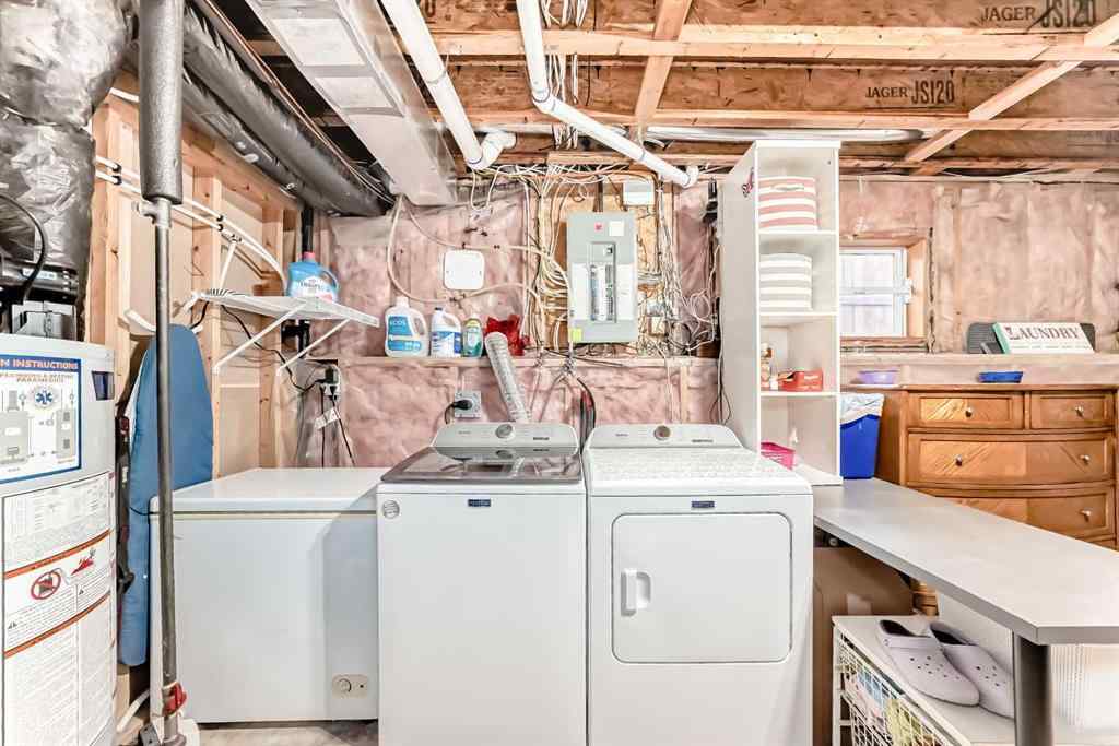 MLS® A2257060 - 47 Willowbrook Drive NW in Willowbrook Airdrie, Residential