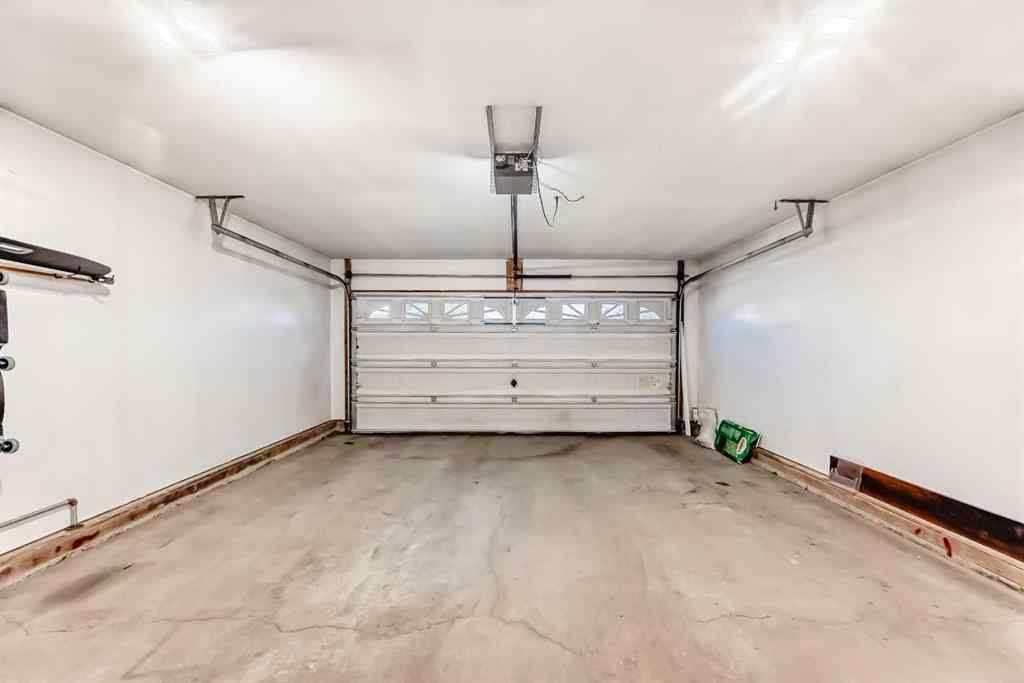 MLS® A2257060 - 47 Willowbrook Drive NW in Willowbrook Airdrie, Residential