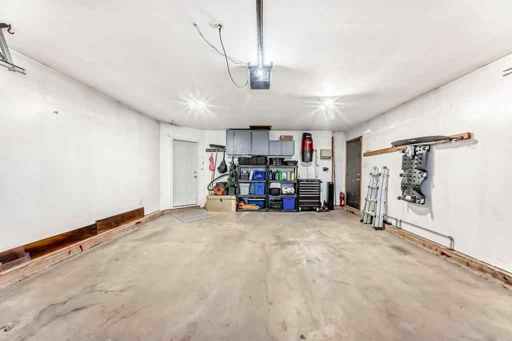 MLS® A2257060 - 47 Willowbrook Drive NW in Willowbrook Airdrie, Residential