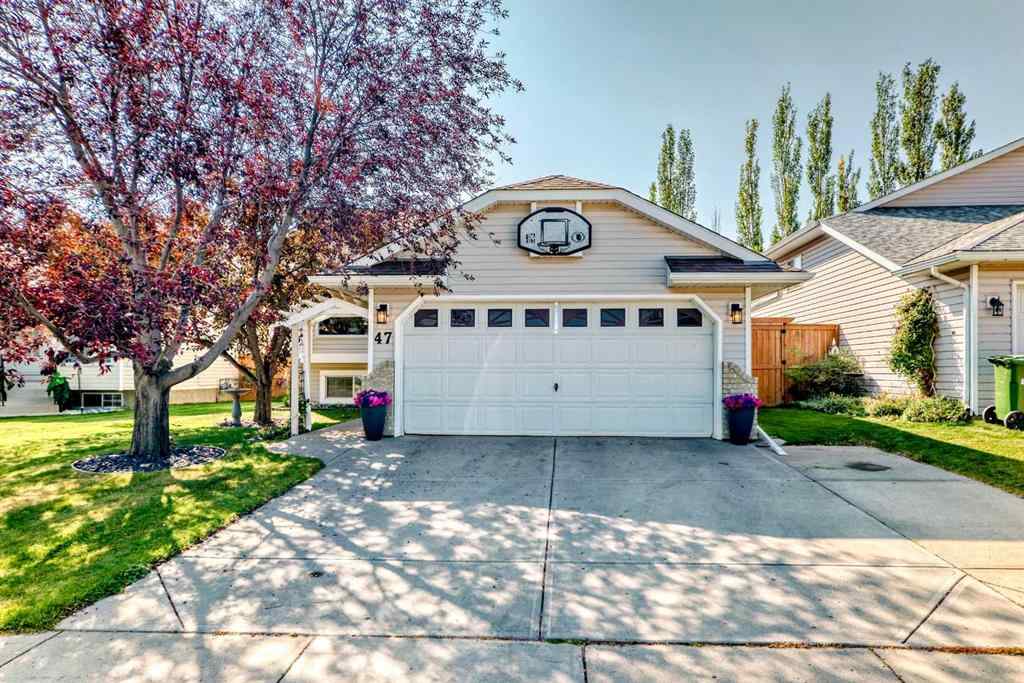 MLS® A2257060 - 47 Willowbrook Drive NW in Willowbrook Airdrie, Residential