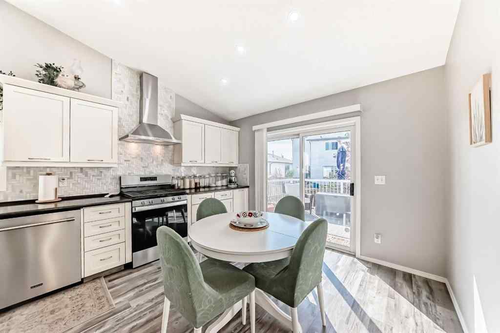 MLS® A2257060 - 47 Willowbrook Drive NW in Willowbrook Airdrie, Residential