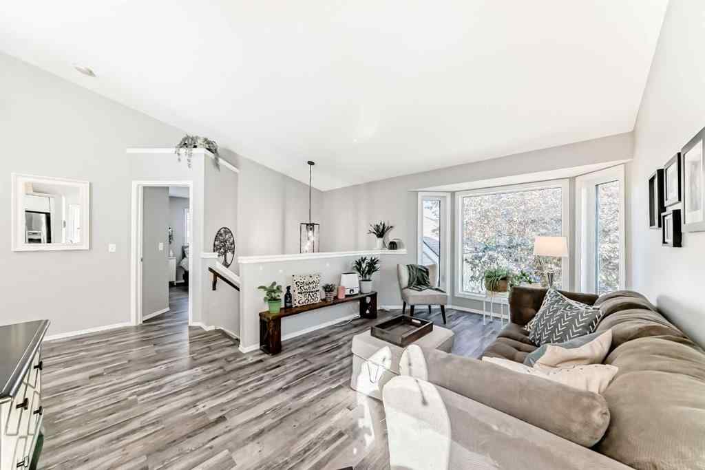MLS® A2257060 - 47 Willowbrook Drive NW in Willowbrook Airdrie, Residential