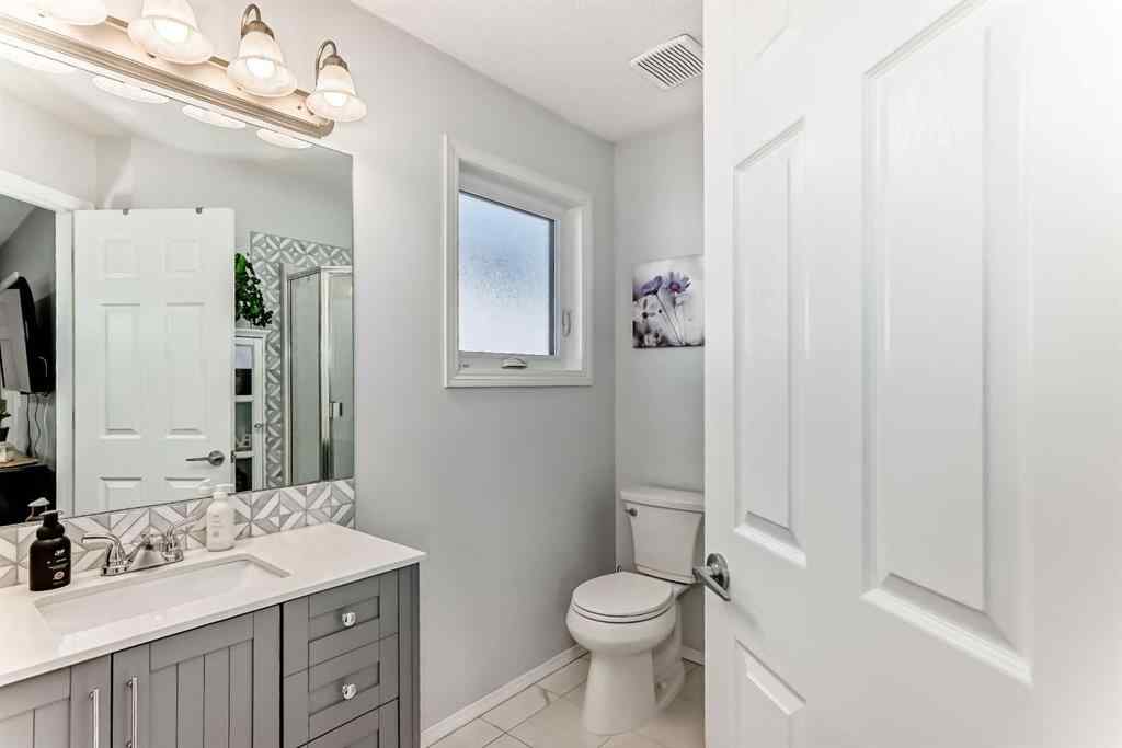 MLS® A2257060 - 47 Willowbrook Drive NW in Willowbrook Airdrie, Residential
