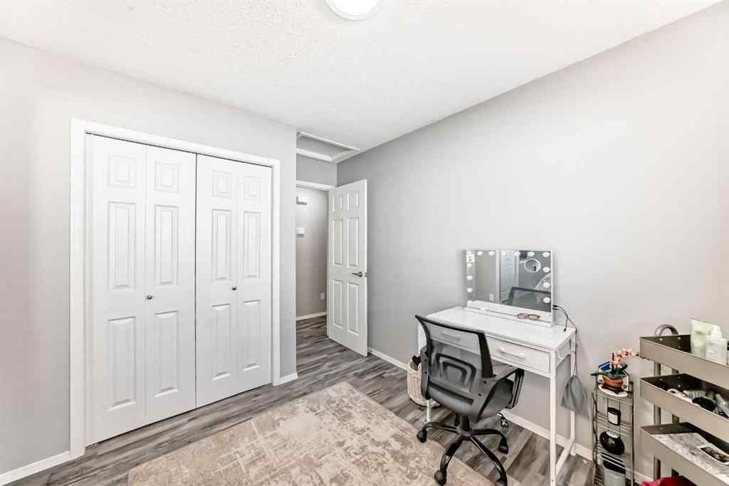 MLS® A2257060 - 47 Willowbrook Drive NW in Willowbrook Airdrie, Residential