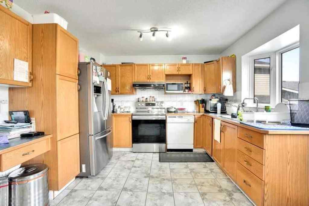 MLS® A2257065 - 8 MARTIN CROSSING Crescent NE in Martindale Calgary, Residential