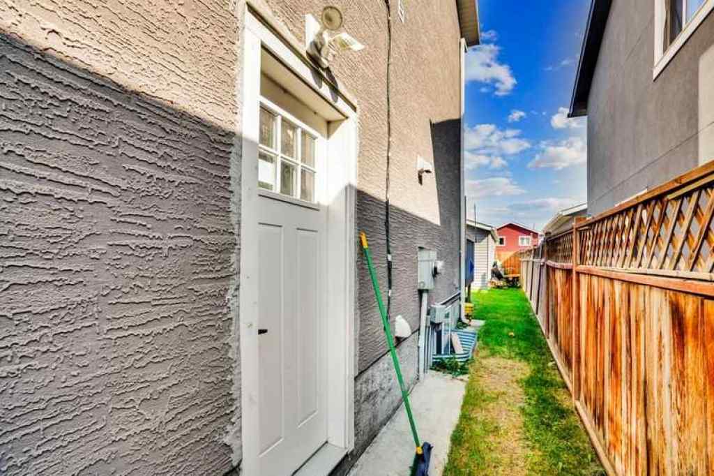 MLS® A2257065 - 8 MARTIN CROSSING Crescent NE in Martindale Calgary, Residential