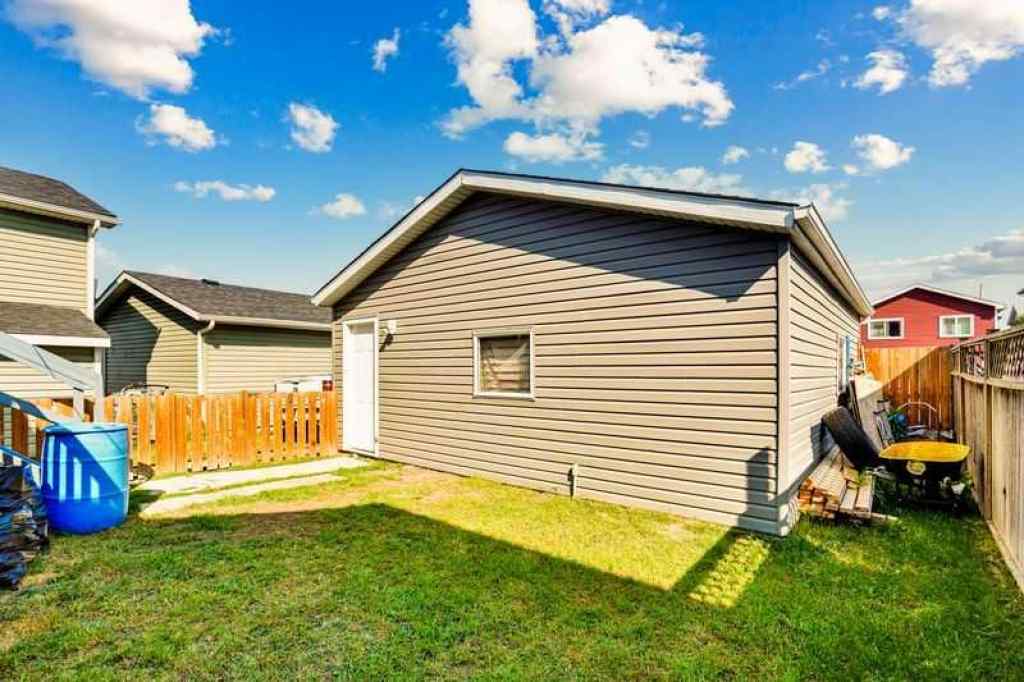 MLS® A2257065 - 8 MARTIN CROSSING Crescent NE in Martindale Calgary, Residential