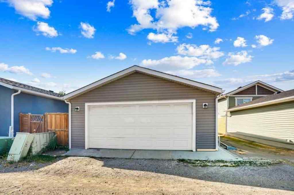 MLS® A2257065 - 8 MARTIN CROSSING Crescent NE in Martindale Calgary, Residential