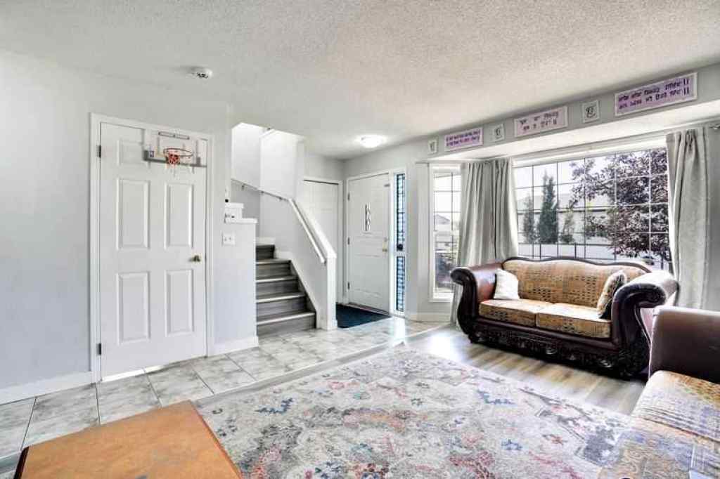 MLS® A2257065 - 8 MARTIN CROSSING Crescent NE in Martindale Calgary, Residential