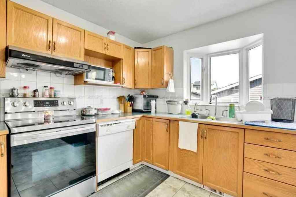 MLS® A2257065 - 8 MARTIN CROSSING Crescent NE in Martindale Calgary, Residential