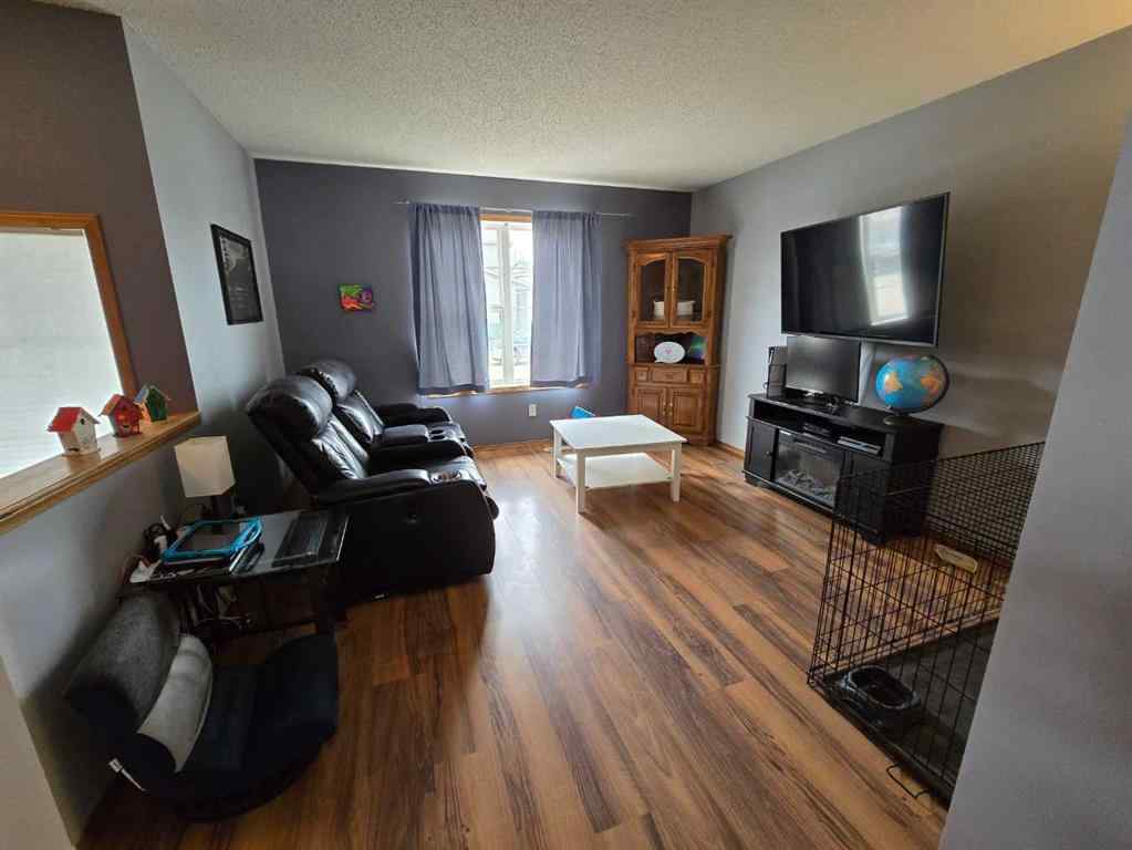 MLS® A2257066 - 32 Johns Street  in Johnstone Park Red Deer, Residential