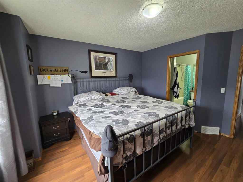 MLS® A2257066 - 32 Johns Street  in Johnstone Park Red Deer, Residential