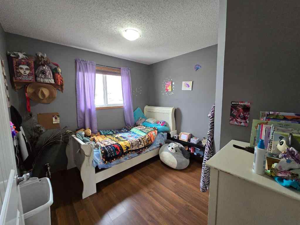 MLS® A2257066 - 32 Johns Street  in Johnstone Park Red Deer, Residential