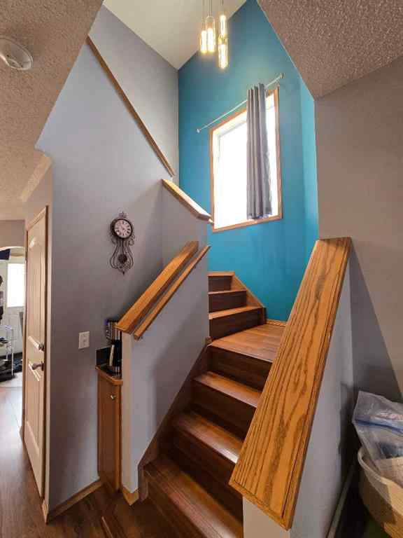 MLS® A2257066 - 32 Johns Street  in Johnstone Park Red Deer, Residential