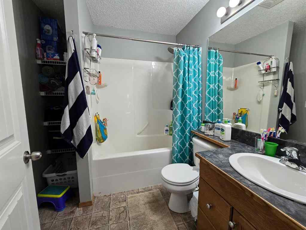 MLS® A2257066 - 32 Johns Street  in Johnstone Park Red Deer, Residential