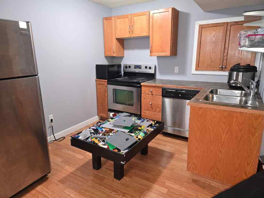 MLS® A2257066 - 32 Johns Street  in Johnstone Park Red Deer, Residential