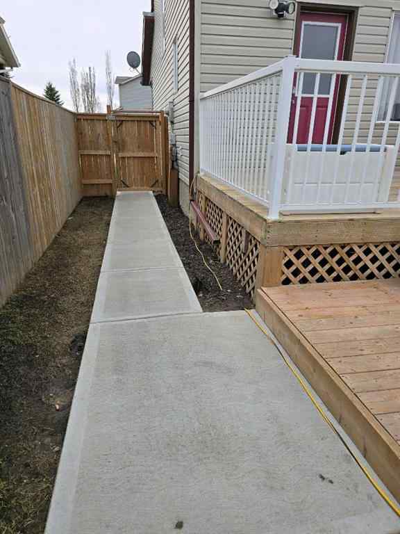 MLS® A2257066 - 32 Johns Street  in Johnstone Park Red Deer, Residential