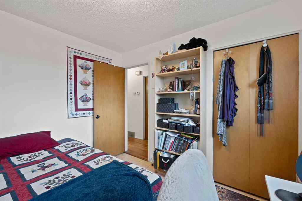 MLS® A2257069 - 1521 44 Street SE in Forest Lawn Calgary, Residential