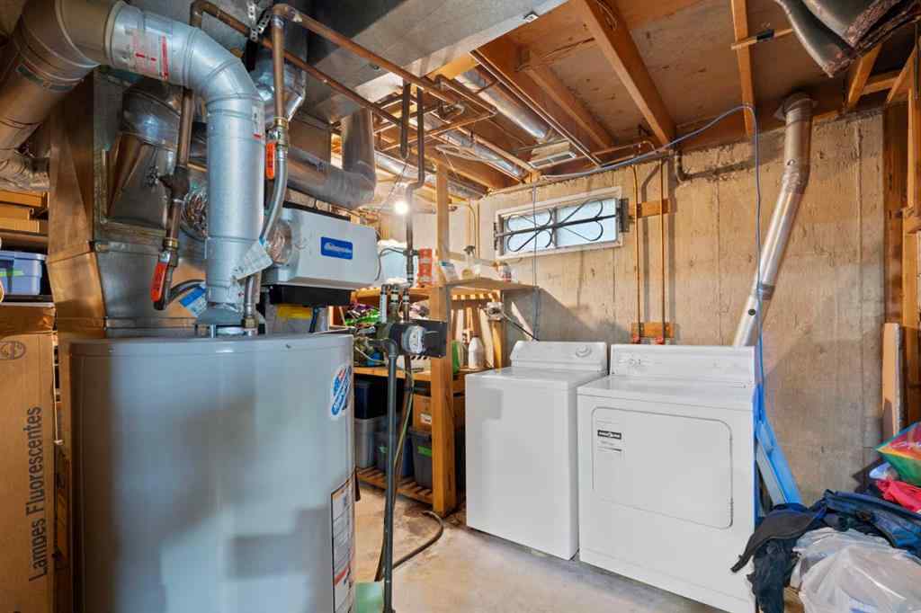 MLS® A2257069 - 1521 44 Street SE in Forest Lawn Calgary, Residential