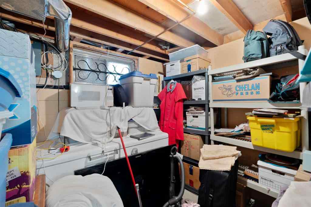 MLS® A2257069 - 1521 44 Street SE in Forest Lawn Calgary, Residential