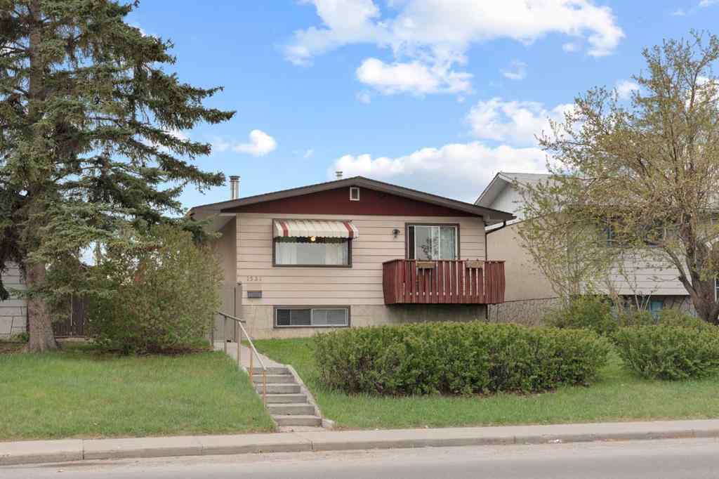 MLS® A2257069 - 1521 44 Street SE in Forest Lawn Calgary, Residential