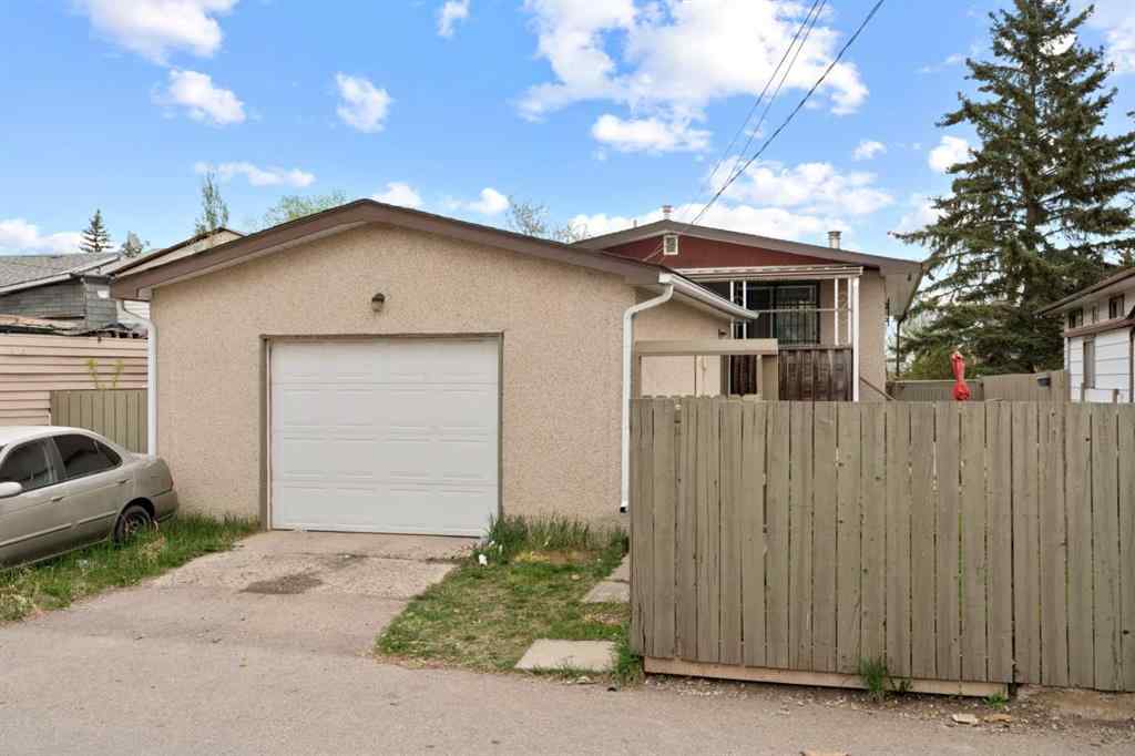 MLS® A2257069 - 1521 44 Street SE in Forest Lawn Calgary, Residential