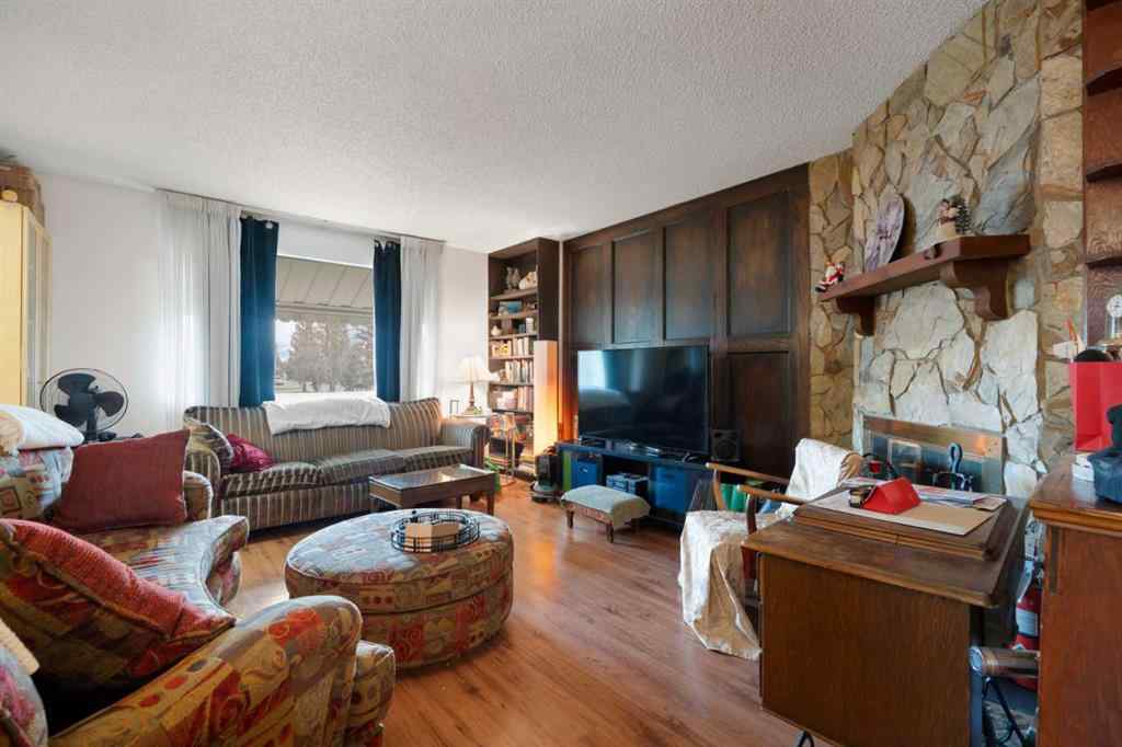 MLS® A2257069 - 1521 44 Street SE in Forest Lawn Calgary, Residential