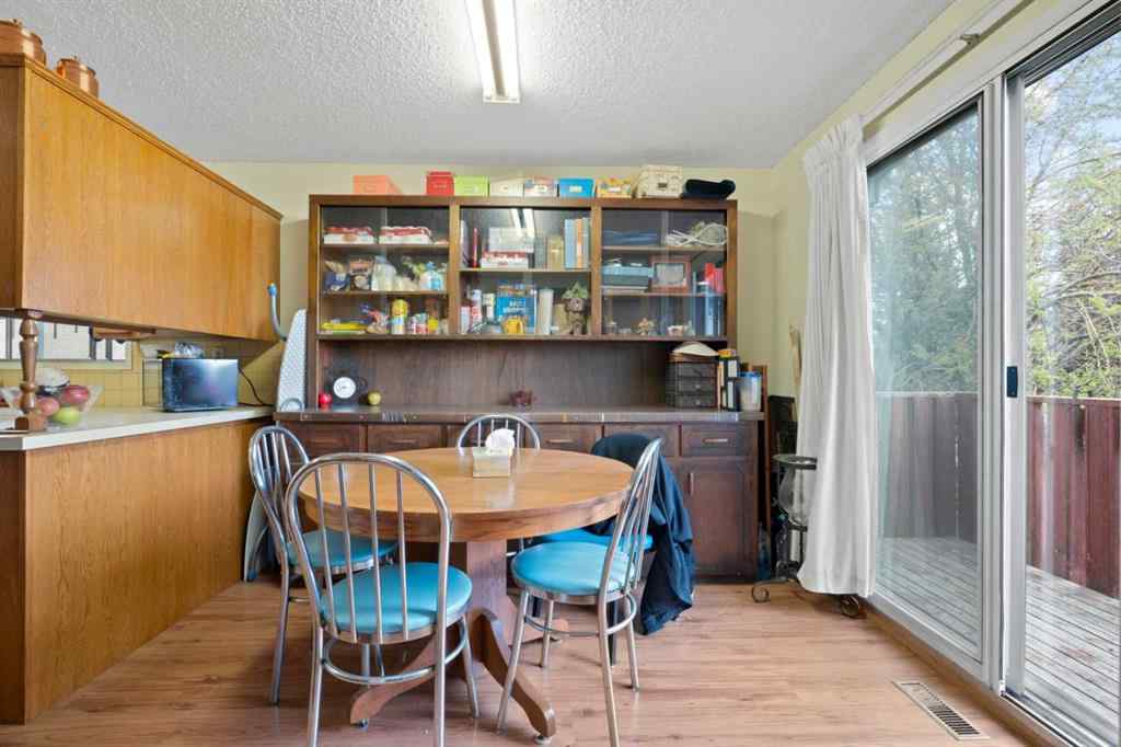 MLS® A2257069 - 1521 44 Street SE in Forest Lawn Calgary, Residential