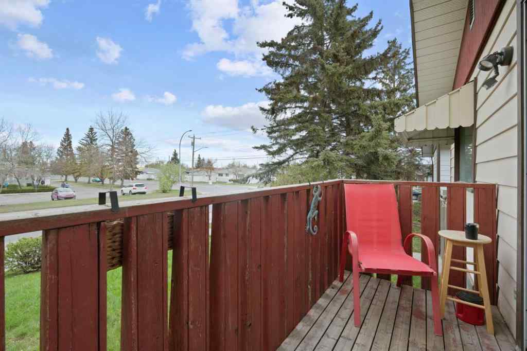 MLS® A2257069 - 1521 44 Street SE in Forest Lawn Calgary, Residential