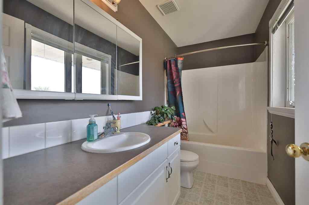 MLS® A2257072 - 137 S 250 W   in NONE Raymond, Residential