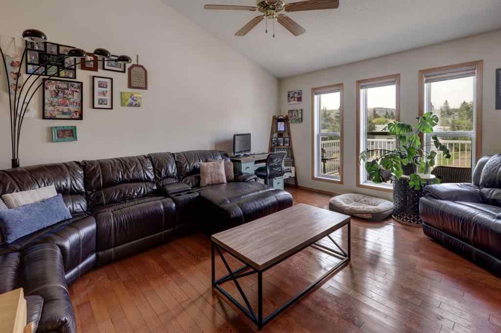 MLS® A2257076 - 210 14 Street NW in Midland Drumheller, Residential