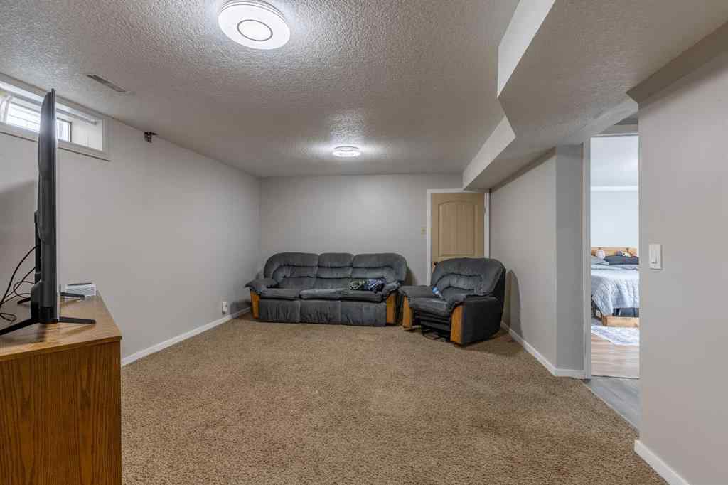 MLS® A2257078 - 2015 16 Avenue S in Agnes Davidson Lethbridge, Residential