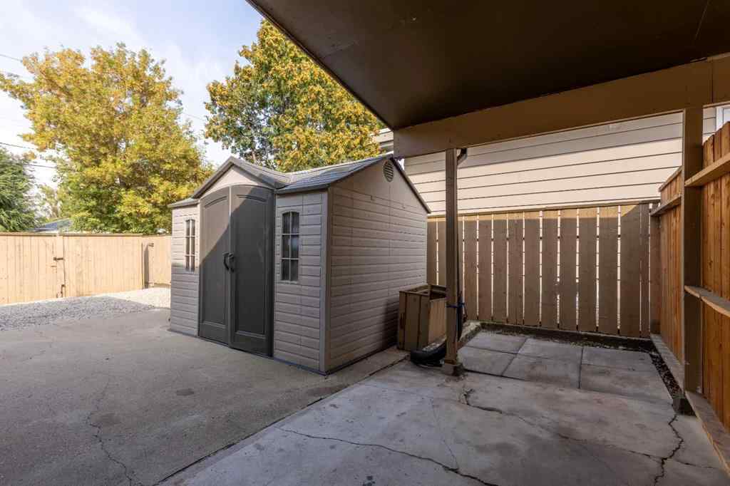 MLS® A2257078 - 2015 16 Avenue S in Agnes Davidson Lethbridge, Residential