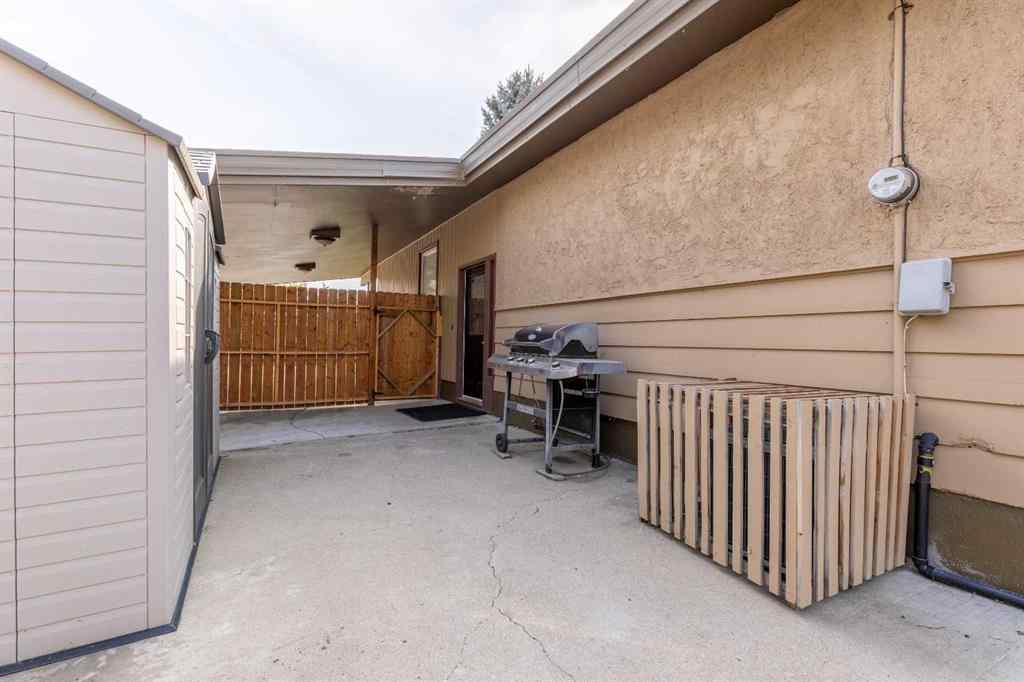 MLS® A2257078 - 2015 16 Avenue S in Agnes Davidson Lethbridge, Residential