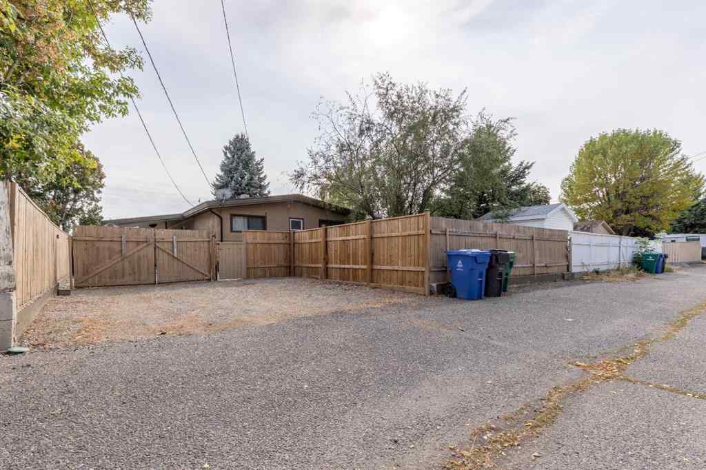 MLS® A2257078 - 2015 16 Avenue S in Agnes Davidson Lethbridge, Residential