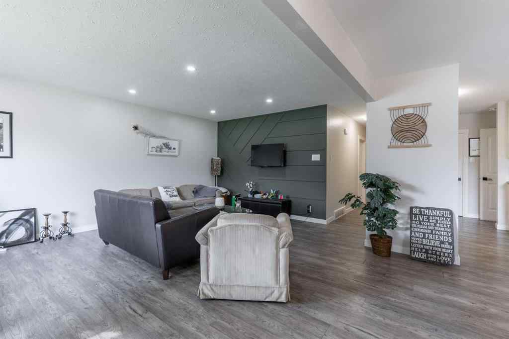 MLS® A2257078 - 2015 16 Avenue S in Agnes Davidson Lethbridge, Residential