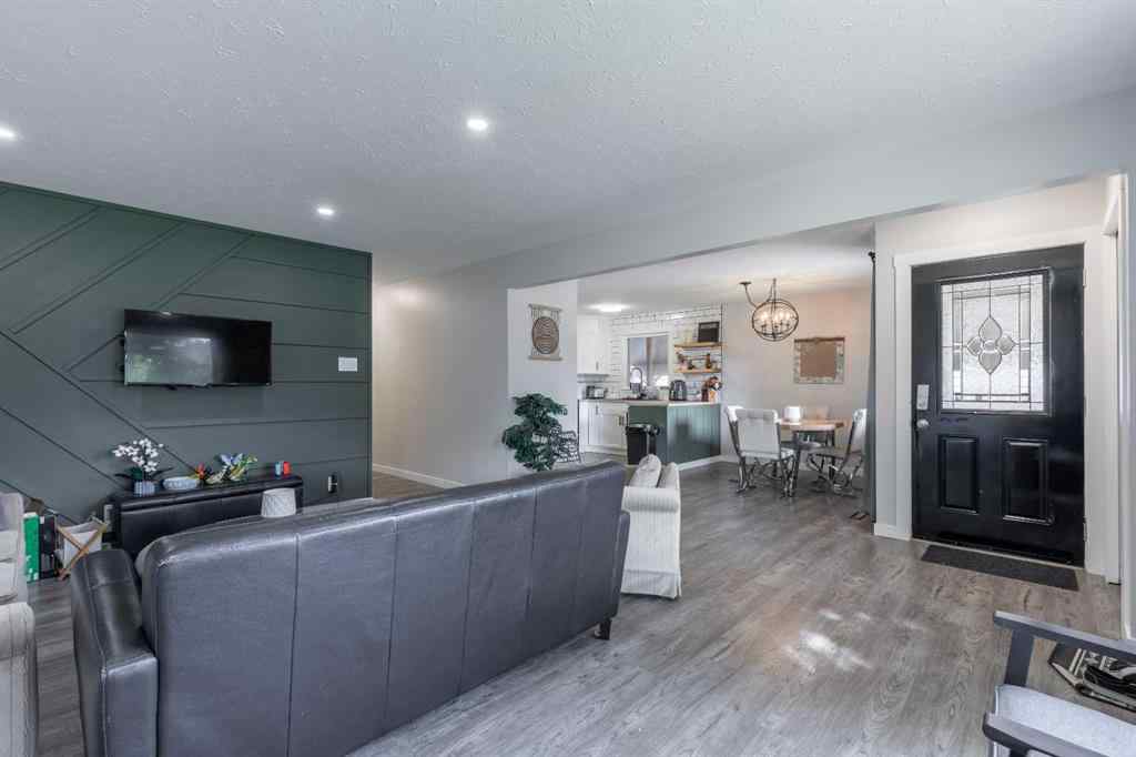 MLS® A2257078 - 2015 16 Avenue S in Agnes Davidson Lethbridge, Residential