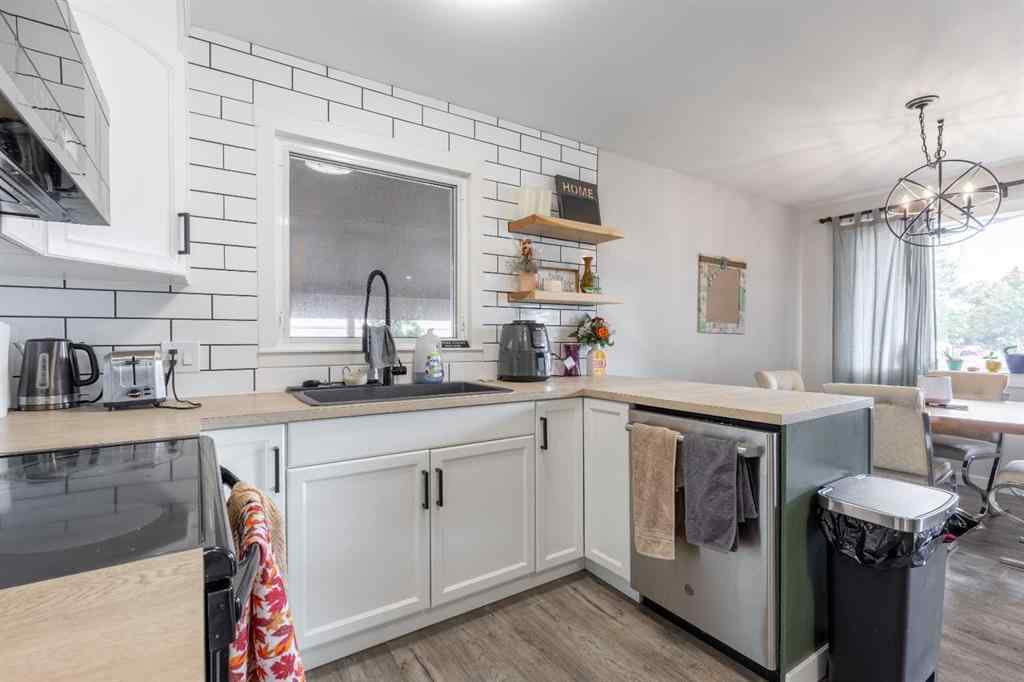 MLS® A2257078 - 2015 16 Avenue S in Agnes Davidson Lethbridge, Residential