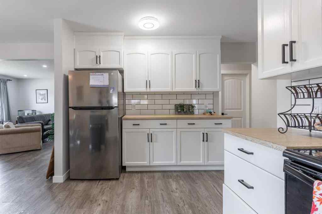 MLS® A2257078 - 2015 16 Avenue S in Agnes Davidson Lethbridge, Residential