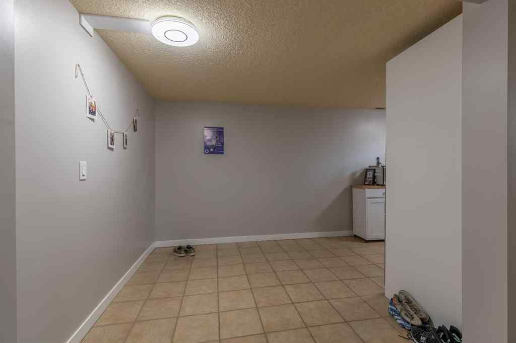 MLS® A2257078 - 2015 16 Avenue S in Agnes Davidson Lethbridge, Residential