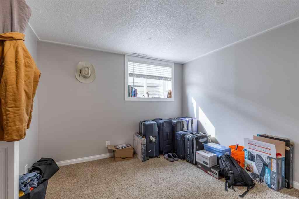 MLS® A2257078 - 2015 16 Avenue S in Agnes Davidson Lethbridge, Residential