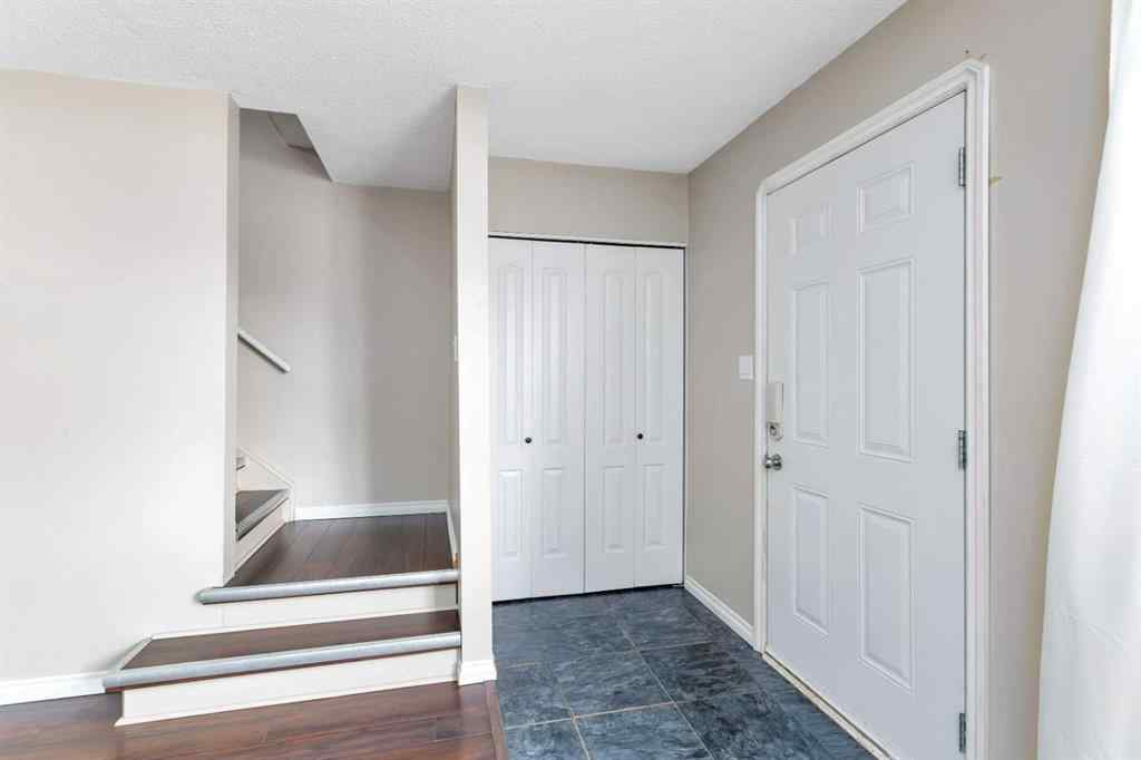 MLS® A2257083 - 5112 56 Street  in Rocky Mtn House Rocky Mountain House, Residential