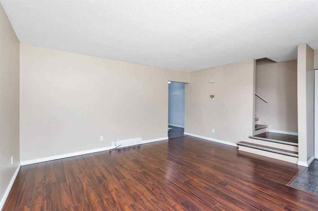 MLS® A2257083 - 5112 56 Street  in Rocky Mtn House Rocky Mountain House, Residential
