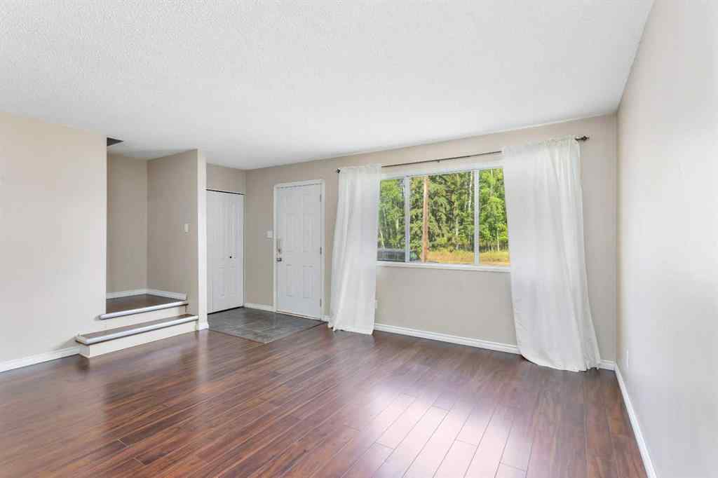 MLS® A2257083 - 5112 56 Street  in Rocky Mtn House Rocky Mountain House, Residential