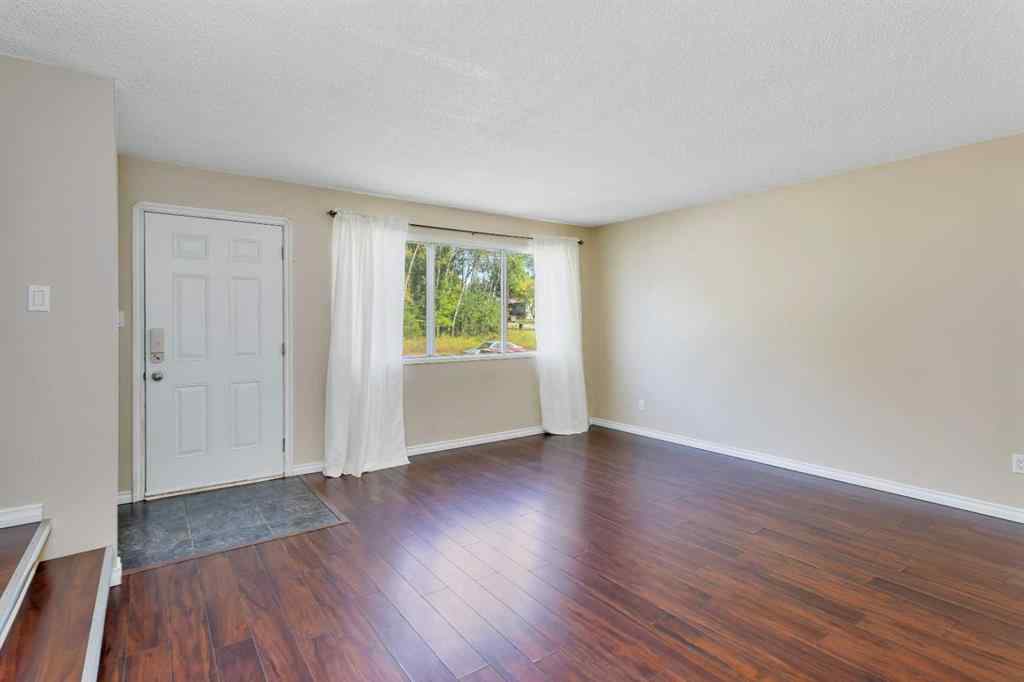 MLS® A2257083 - 5112 56 Street  in Rocky Mtn House Rocky Mountain House, Residential