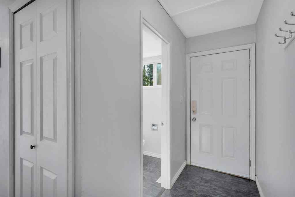 MLS® A2257083 - 5112 56 Street  in Rocky Mtn House Rocky Mountain House, Residential